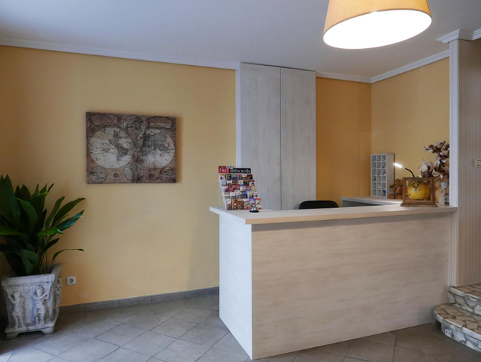 Others 4, Hotel Cais, Pontevedra