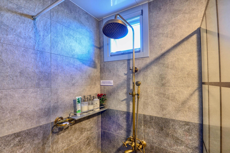 Bathroom 4, Seogwipo Dawa Pool Villa Pension, Seogwipo