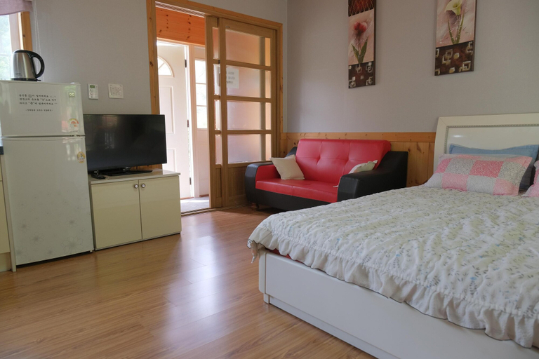 Bedroom 3, Samcheok Yeondam Pension, Samcheok