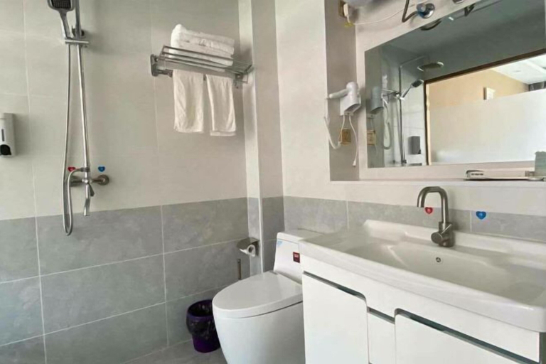 Bathroom 3, Shangzhi Longmen Hotel, Harbin