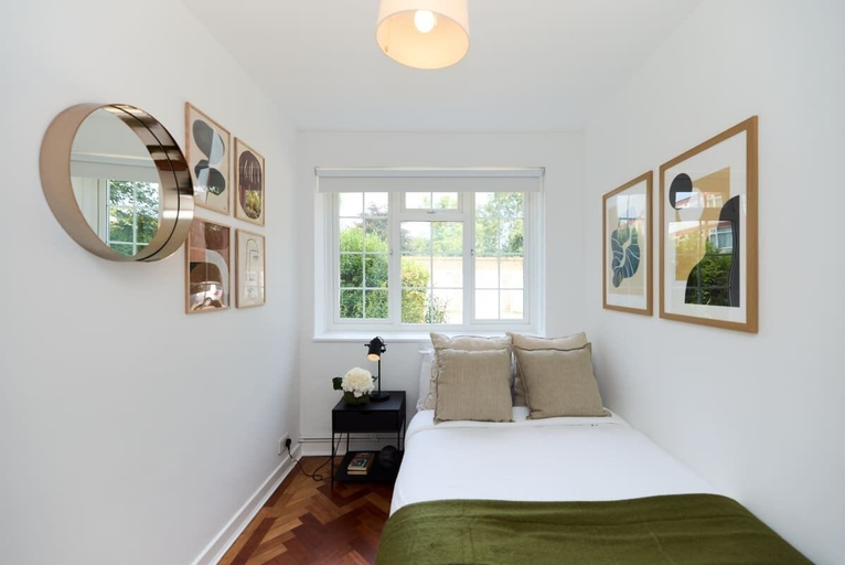 Bedroom 3, The Wandsworth Wonder - Comfortable 2bdr Flat, London