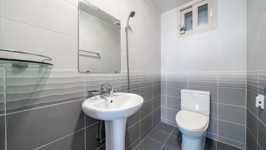 Bathroom 4, Yeosu Wayo Ocean View Pension, Yeosu