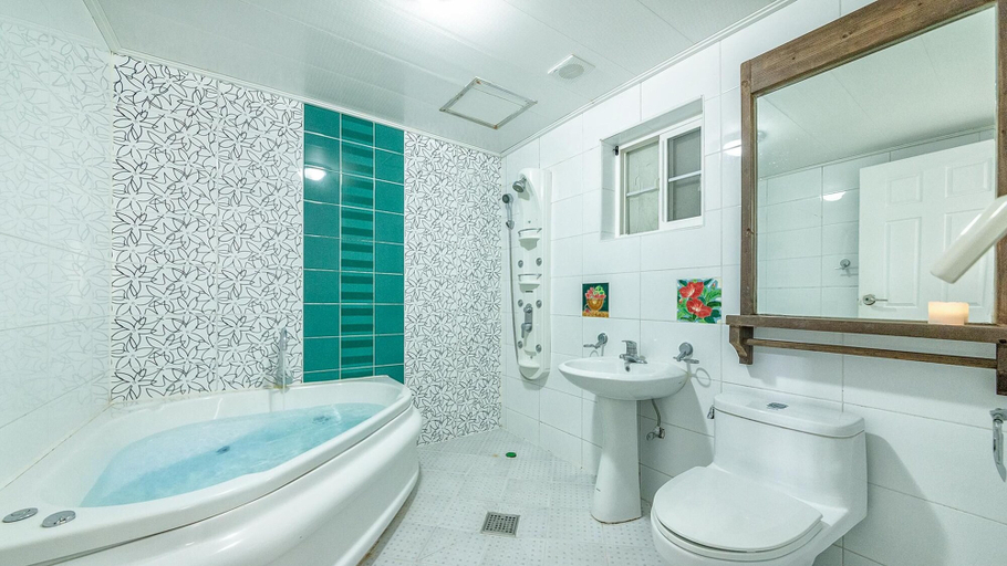 Bathroom 4, Gapyeong Benest Group Pension, Gapyeong