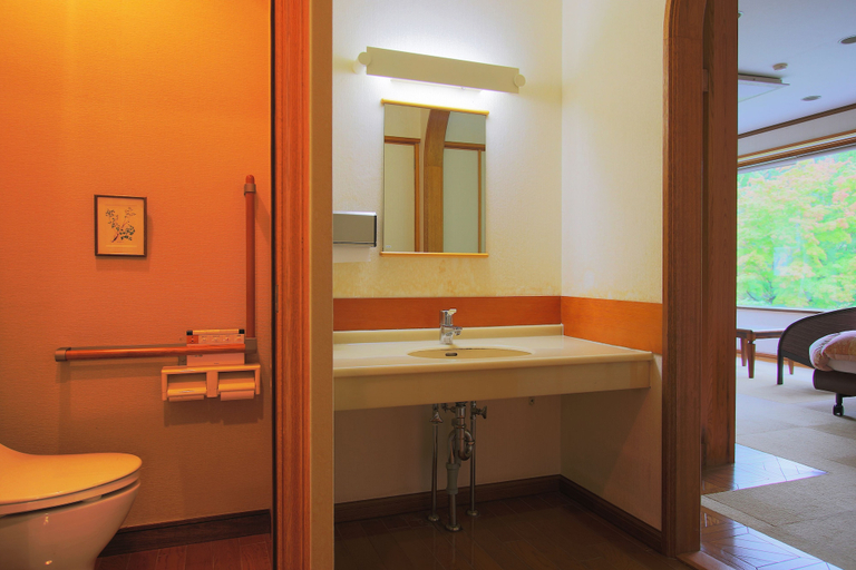 Bathroom 5, Hatago Tsubakiya, Yamanakako