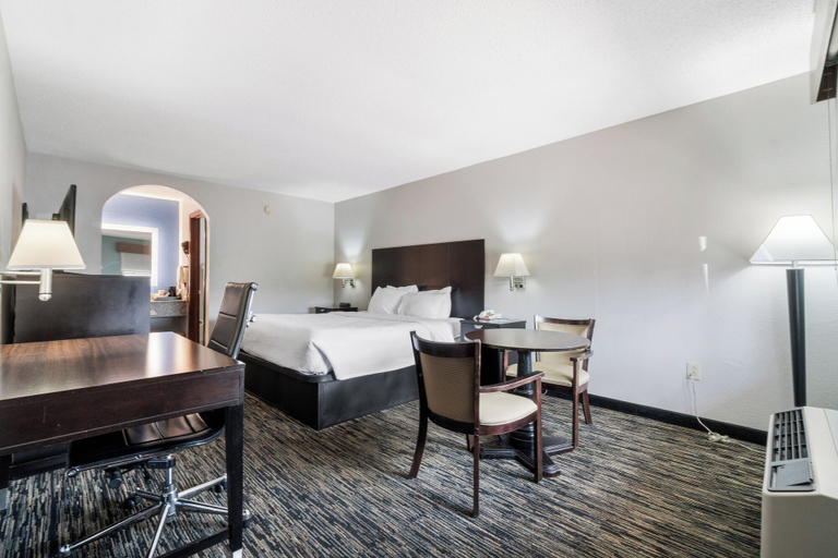 Bedroom 3, Quality Inn Adairsville - Calhoun South, Bartow