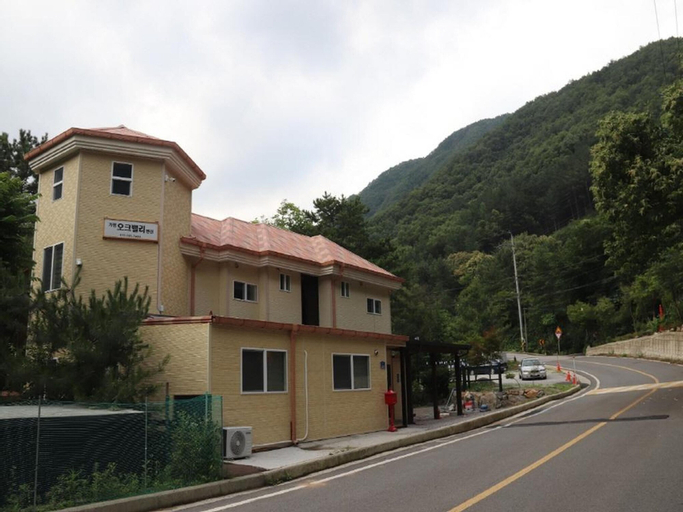 Exterior & Views 2, Gapyeong Calbongsanokeuvalley Pension, Gapyeong
