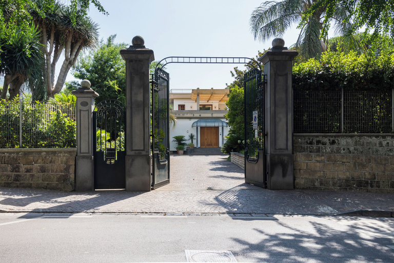 Exterior & Views 2, Gargiulo Suites, Napoli