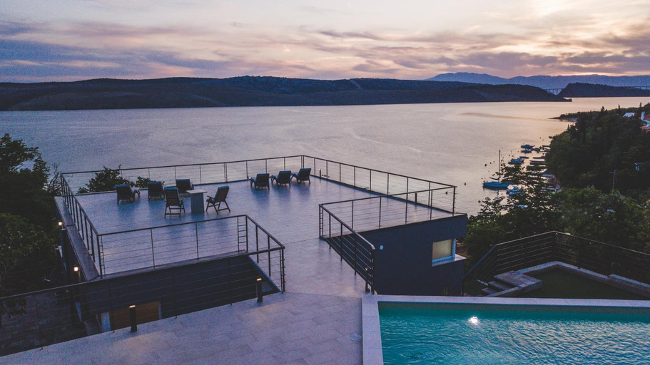 Others 3, Beachfront Villa Grace with heated rooftop pool, Crikvenica