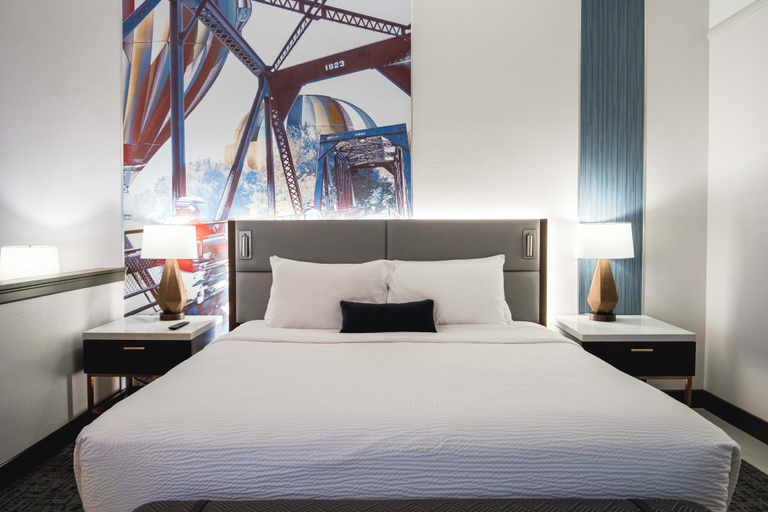 Bedroom 3, Hotel 43, Ada