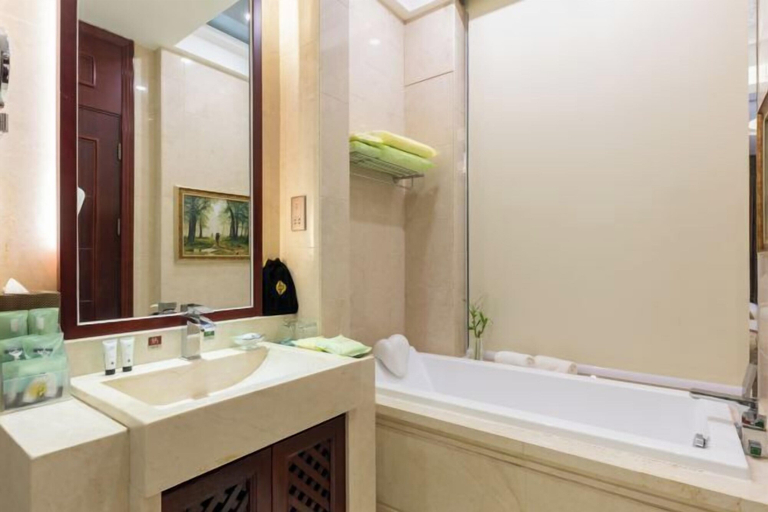 Bathroom 4, Wei Select Xueye Hotel, Laiwu