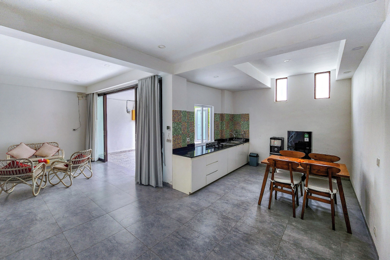 Dining Room 7