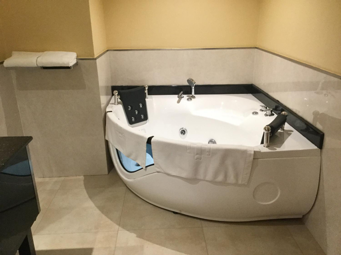 Bathroom 3