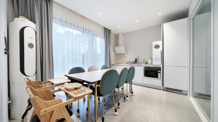 Dining Room 13