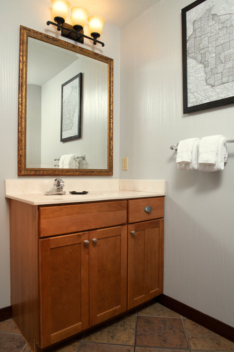 Bathroom 5, Club Wyndham Glacier Canyon, Sauk