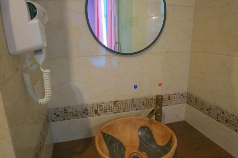 Bathroom 7