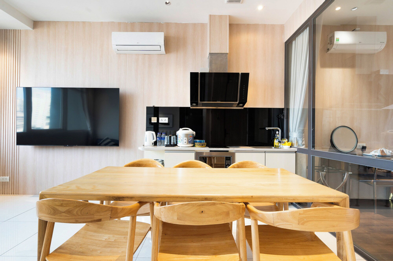 Dining Room 8