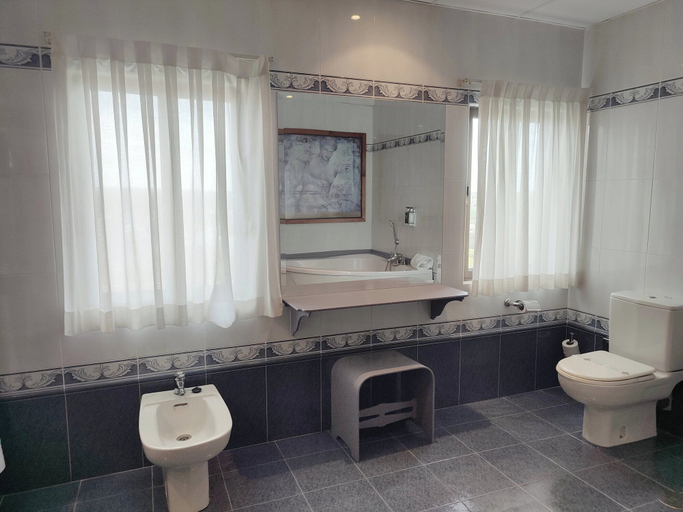 Bathroom 4, Hotel Sercotel Cuatro Postes, Ávila