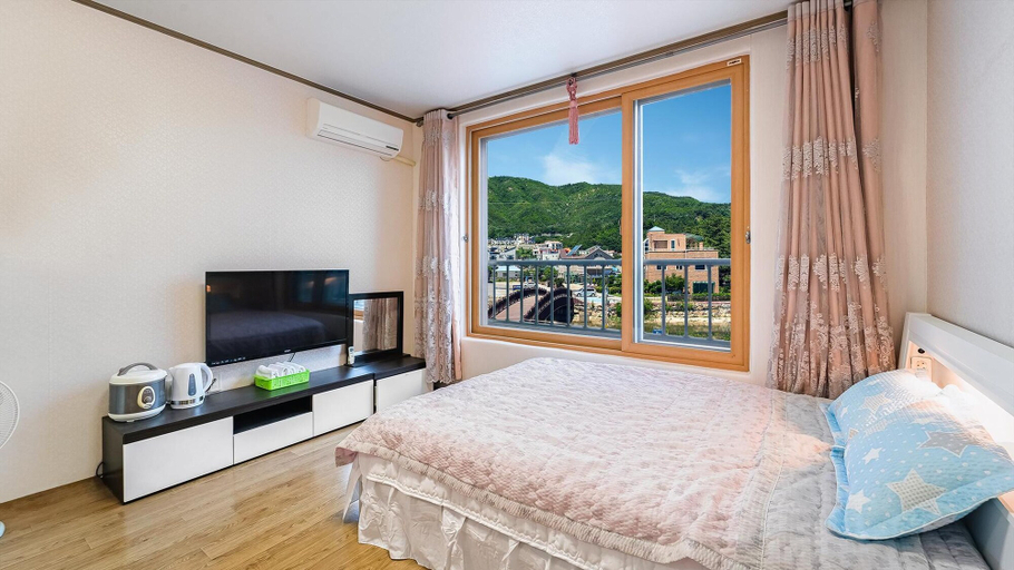 Bedroom 3, Samcheok Haeoreum Pension, Samcheok