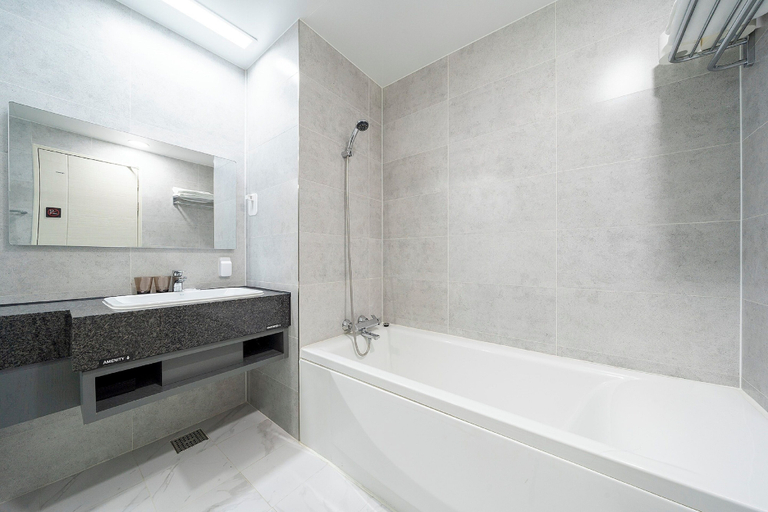 Bathroom 4, GLOUCESTER HOTEL CHEONGJU, Cheongju