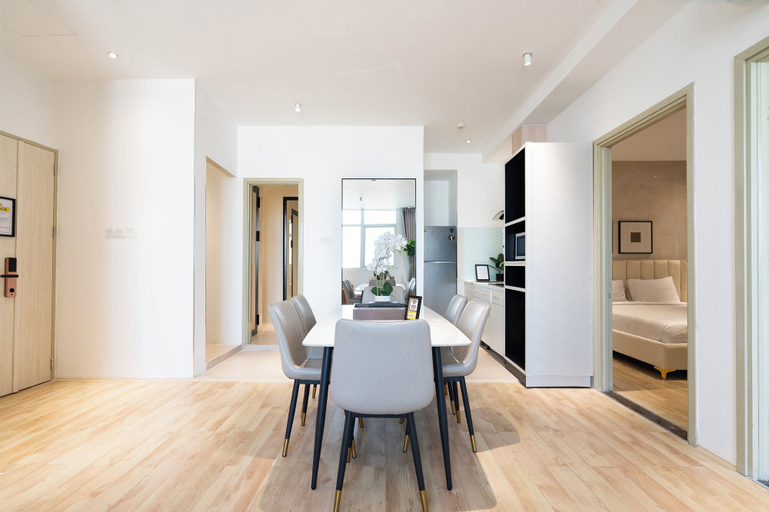 Dining Room 24