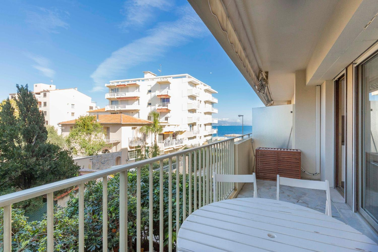 Others 1, Chez J-P - 100m beach 2-4pers terrace sea view pool garage, Alpes-Maritimes