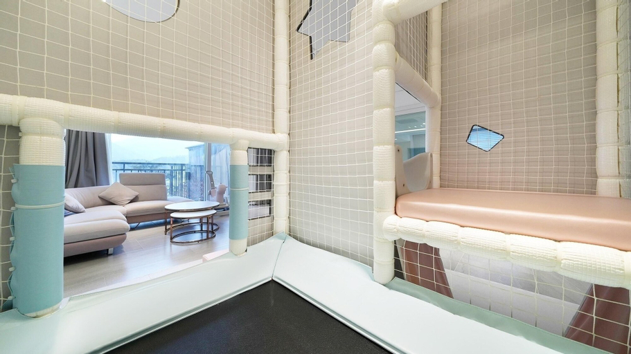 Bathroom 13