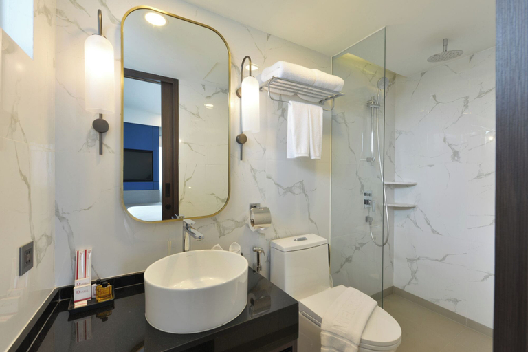 Bathroom 27