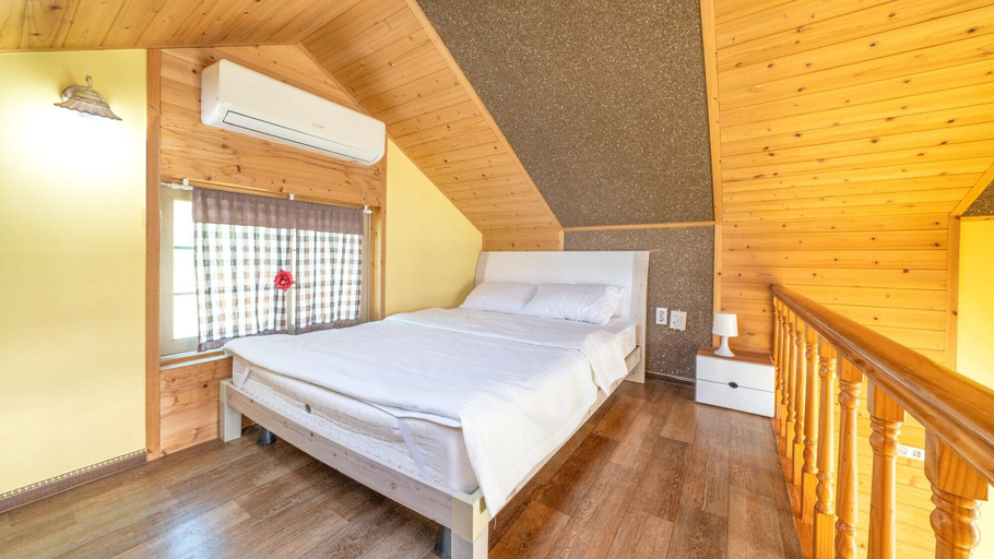 Bedroom 3, Yeosu Noeul Walk Pet Pension, Yeosu