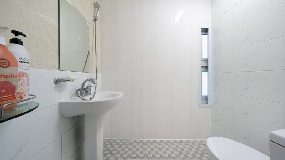 Bathroom 2, Samcheok Jangho Sanho Pension, Samcheok