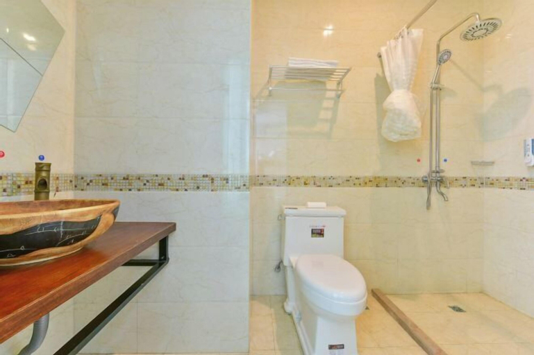 Bathroom 3