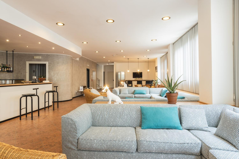 Public Area 2, B&B Moresco, Rimini