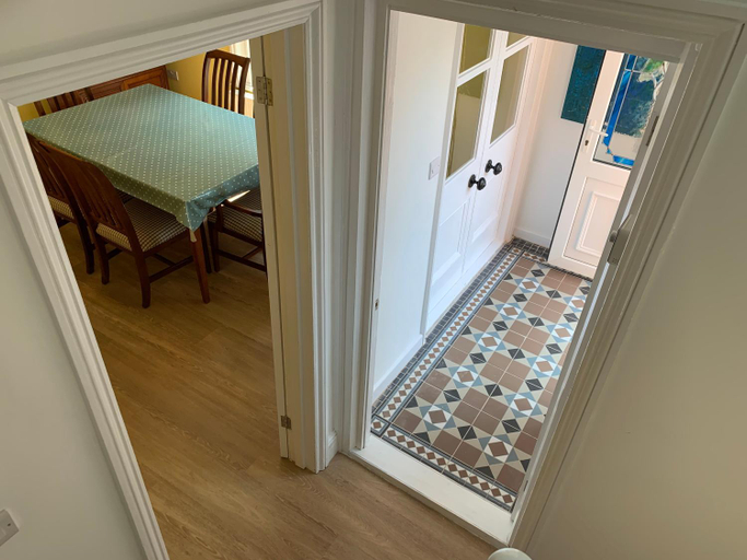 Others 4, RedButt House, Freshwater, 3 Bedrooms, WiFi, Garden, Isle of Wight