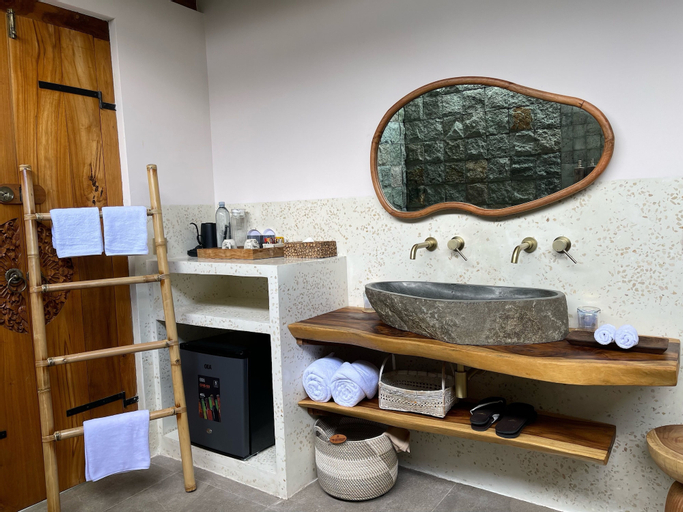 Bathroom 23