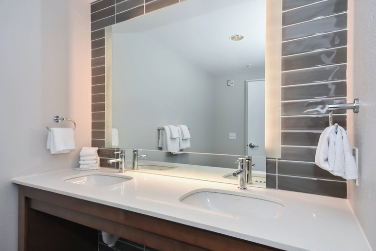 Bathroom 5, Residence Inn by Marriott Myrtle Beach Oceanfront, Horry