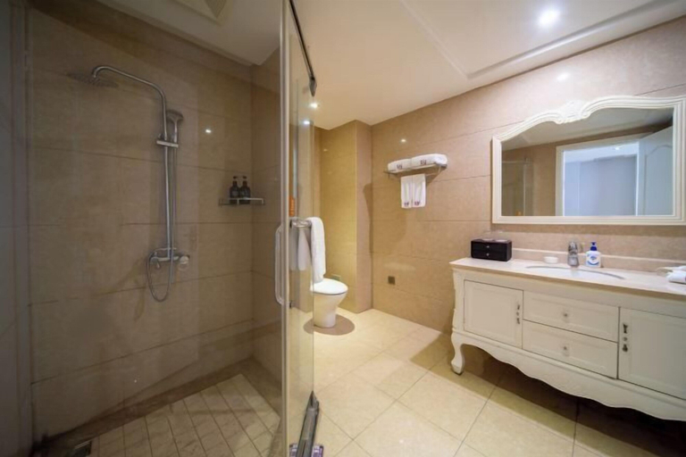 Bathroom 4, Eiffel International Hotel (Chengdu Hongpailou Metro Station), Chengdu