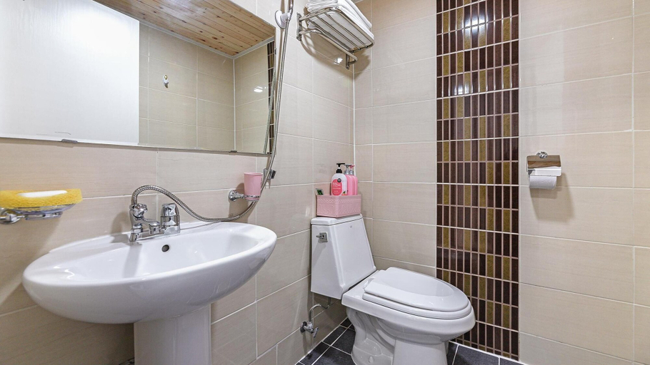 Bathroom 4, Gangneung Badauibyeol Pension, Gangneung