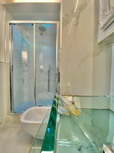 Bathroom 9