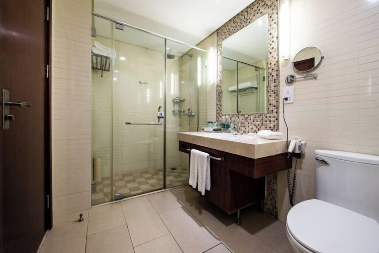 Bathroom 5, Hua Bin International Hotel, Beijing