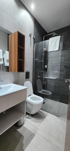 Bathroom 3, Oryx Maputo, Maputo