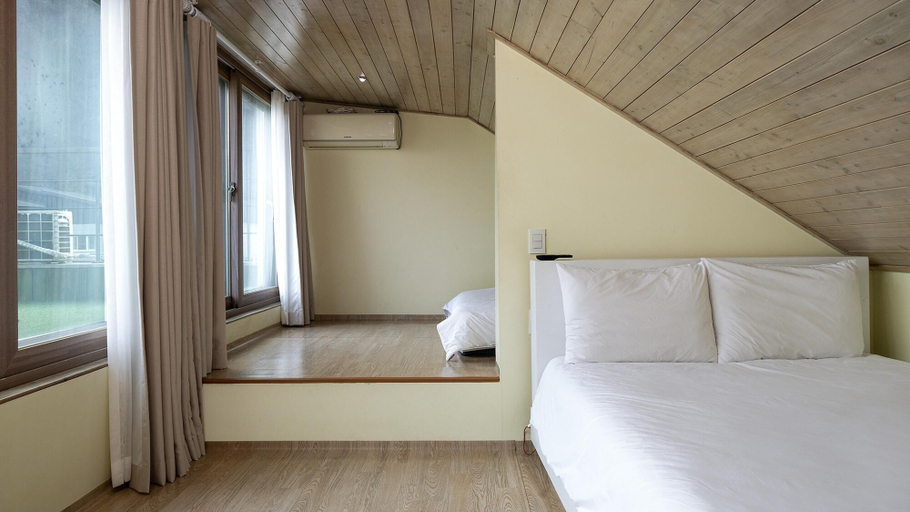 Bedroom 3, Gapyeong Amorlucy Pension, Gapyeong