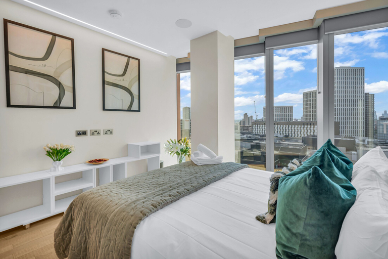 Bedroom 3, Modern 1 Bedroom Apartment in Stratford, London