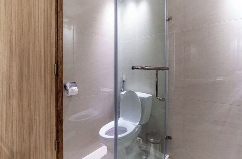Bathroom 19