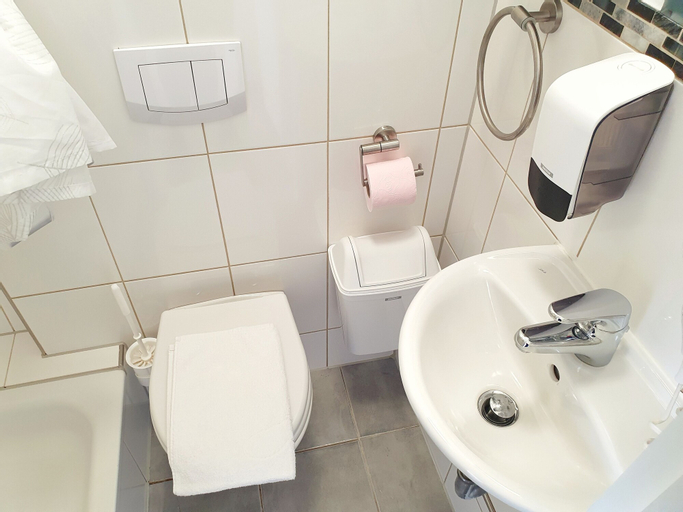 Bathroom 20