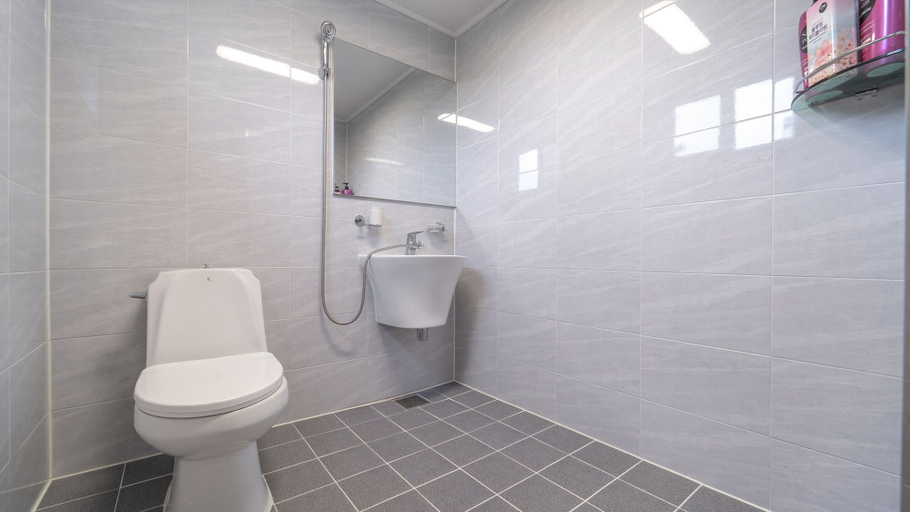 Bathroom 4, Samcheok Elroi Pension, Samcheok