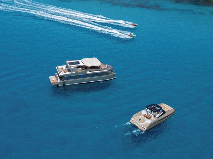 Others 5, House of Hütter - Floating Home Goldfinger, Baleares