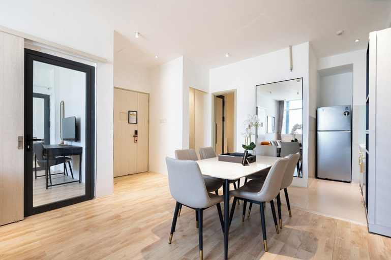 Dining Room 11