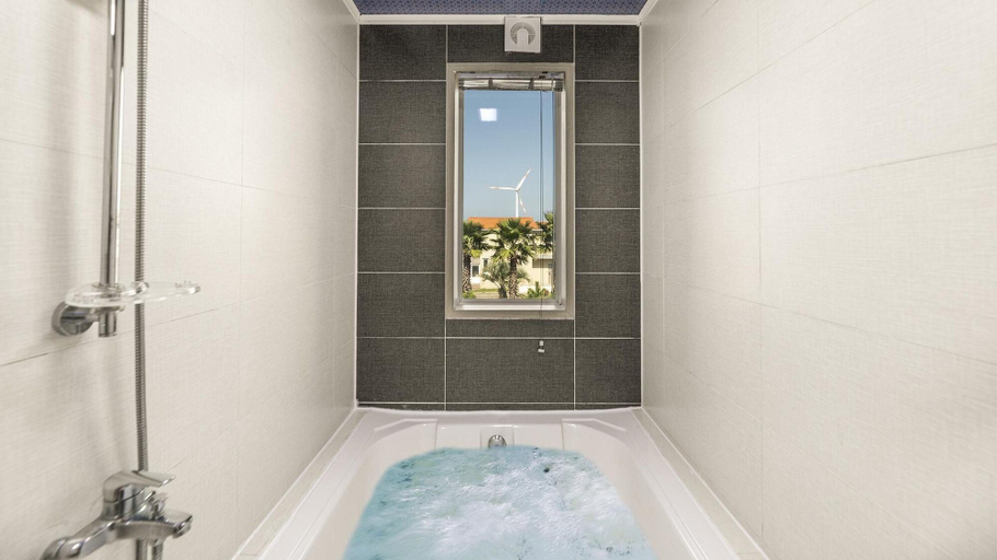 Bathroom 4, Jeju Basafan Spa Pension, Jeju
