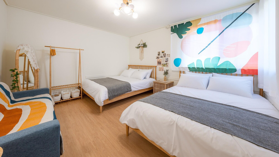 Bedroom 2, Taean Withdog Aegyeonspa Poolvilla, Taean