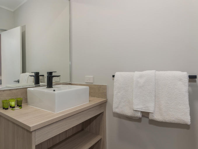 Bathroom 28