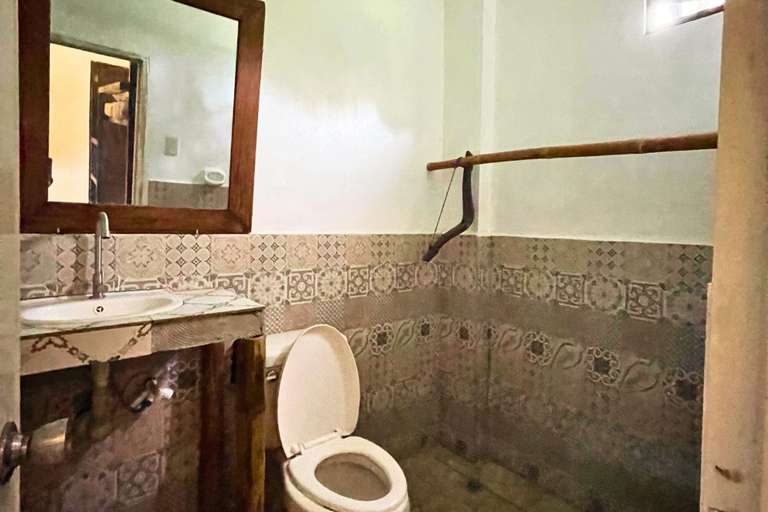 Bathroom, Half Moon Village and Beach House, Lian